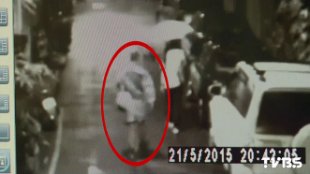 國三女逛完夜市 雨衣怪男跟蹤堵人